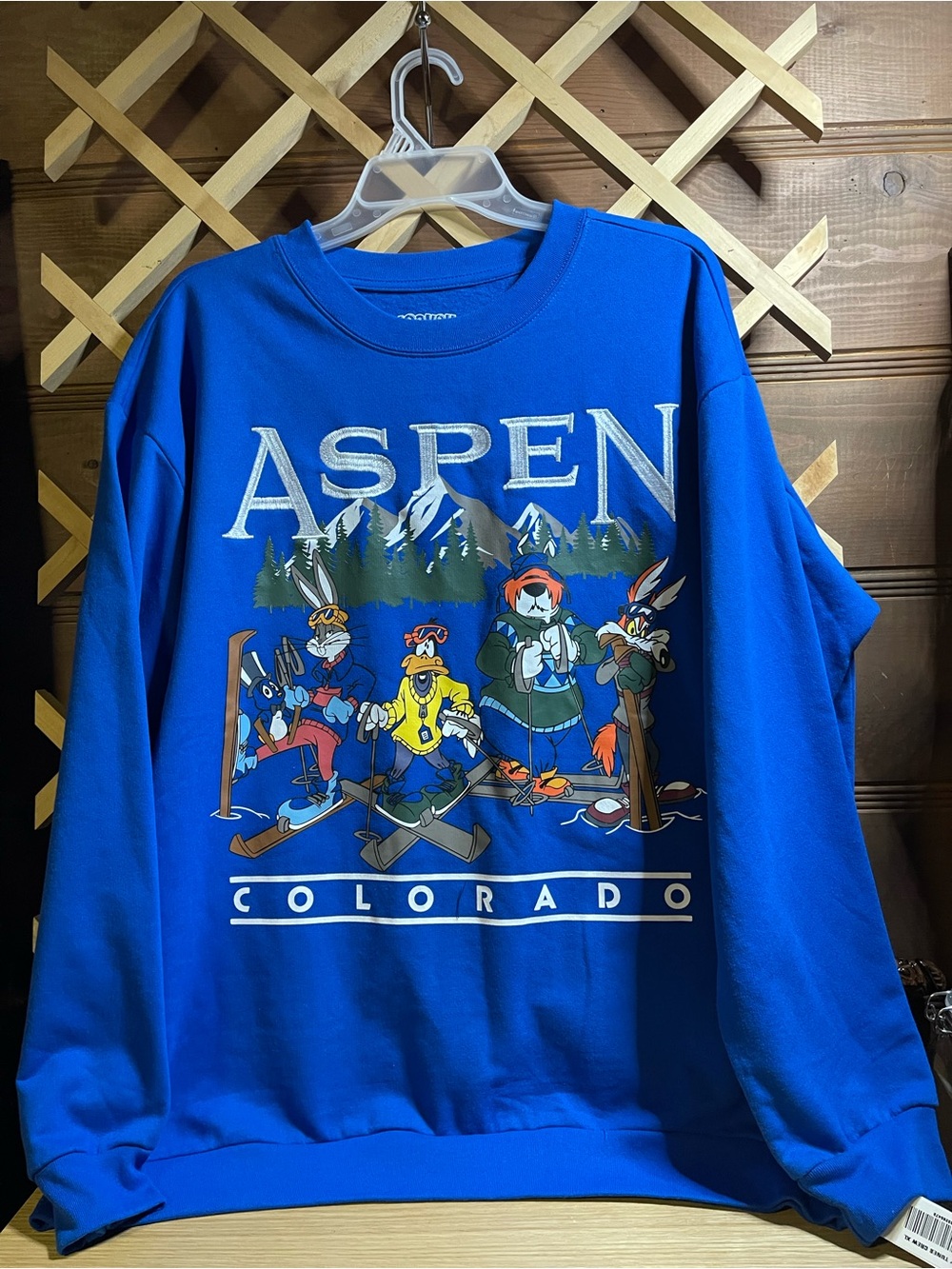 NWT Looney Tunes Crew Sweatshirt / Aspen Colorado Sz XL